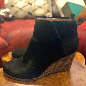 Lucky Brand Yezzah Black Suede Wedge Ankle Booties